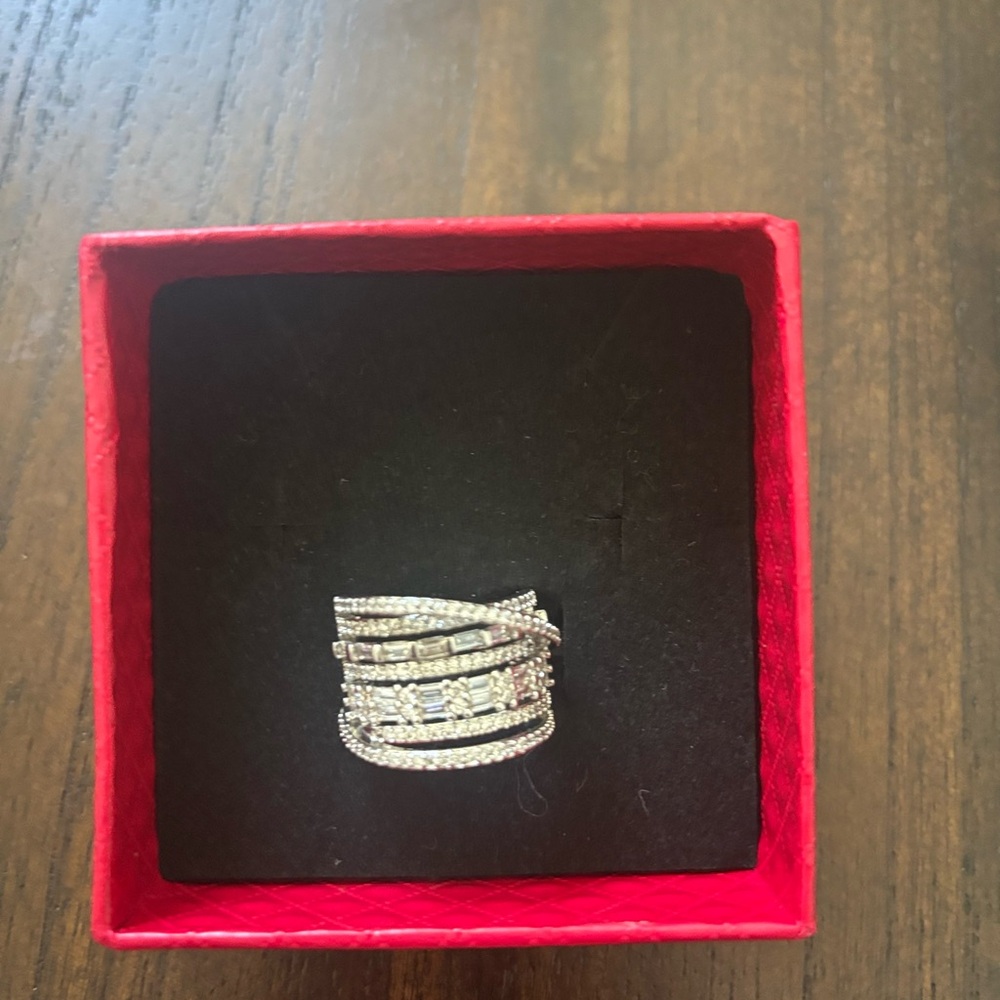 Elegant Silver Women's Ring